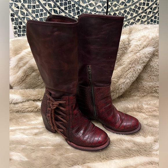 Freebird Castle size 9 Wine color - Picture 2 of 6